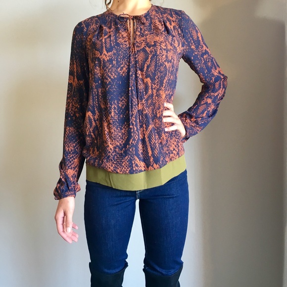 NWT CAbi Blouse Animal Print Top Surplus Wrap - Picture 4 of 7